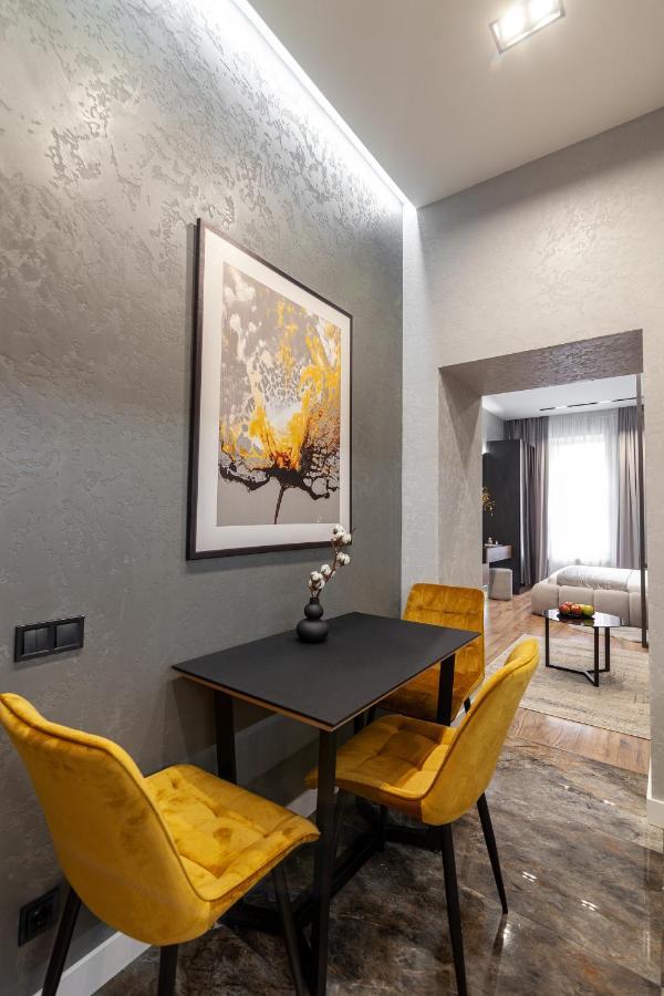 Dream Apartament On Drahomanova Street Lviv Exterior photo